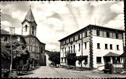 Ak Luizade Valcarlos Navarra, Rathaus und Pfarrei Santiago, Hotel