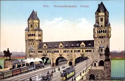 Ak Köln am Rhein, Hohenzollernbrücke, Portale, Straßenbahn, Eisenbahn, Pferdekutsche, Passanten