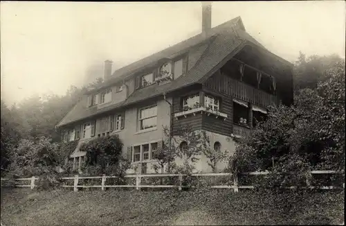 Ak Badenweiler im Schwarzwald, Blick auf ein Wohnhaus