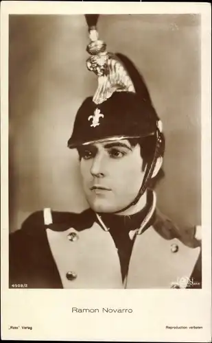 Ak Schauspieler Ramon Novarro, Portrait, Uniform