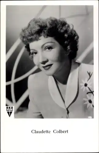 Ak Schauspielerin Claudette Colbert, Portrait