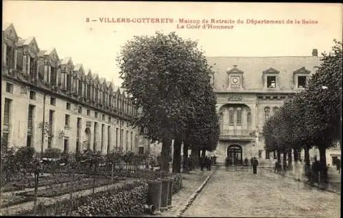 Ak Villers Cotterêts Aisne, Maison de Retraite du Departement de la Seine, La Cour d'Honneur