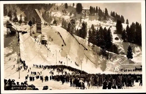 Ak Garmisch Partenkirchen in Oberbayern, Kleine und große Olympiaschanze