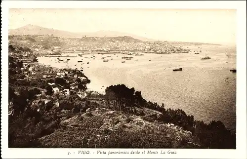 AK Vigo Galizien Spanien, Panorama vom Berg La Guia