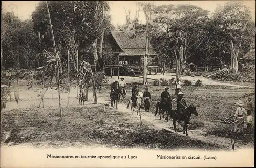 Ak Houaphan Laos, Missionare auf Reisen