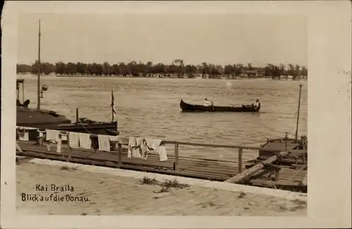 Foto Ak Brăila Rumänien, Kai, Blick auf die Donau, Trocknende Wäsche