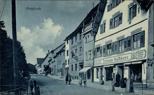 Ak Meßkirch in Oberschwaben, Straßenpartie, Geschäft von Johann Halbherr