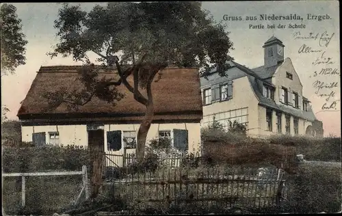 Ak Niedersaida Großhartmannsdorf im Erzgebirge, Partie bei der Schule