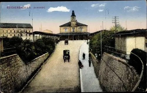 Ak Reichenbach im Vogtland, Bahnhof, Kutsche