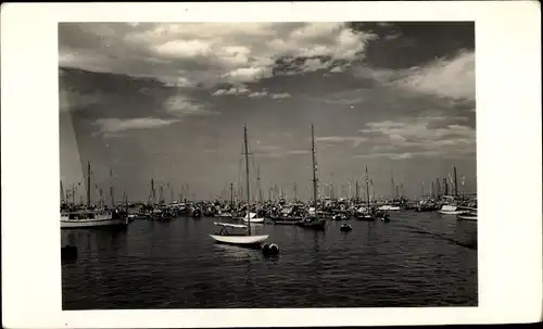 Foto Ak Indonesien, Hafen, Boote, Schiffe