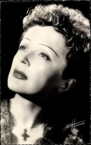 Ak Sängerin Edith Piaf, Portrait