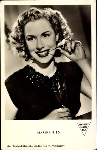 Ak Schauspielerin Marina Ried, Portrait, Das singende Hotel, Autogramm