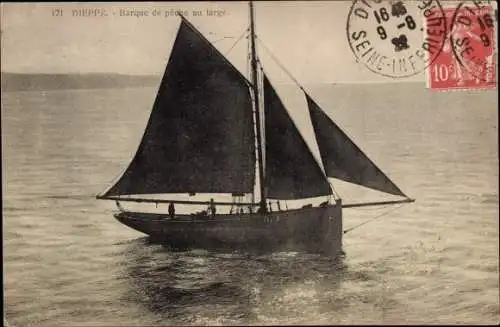 Ak Dieppe Seine Maritime, Barque de peche au large