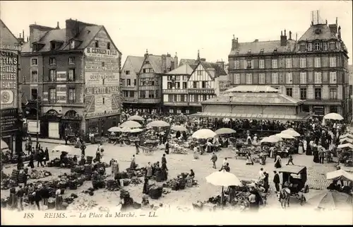 Ak Reims Marne, La Place du Marche