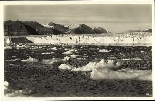 Ak Spitsbergen Spitzbergen Norwegen, Kingsbay, Eisschollen