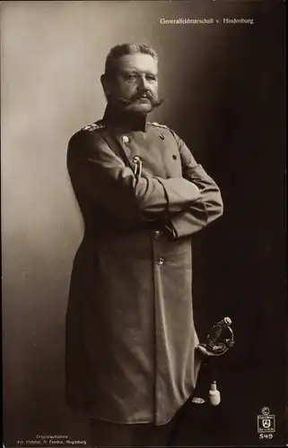 Ak Generalfeldmarschall Paul von Hindenburg, Standportrait