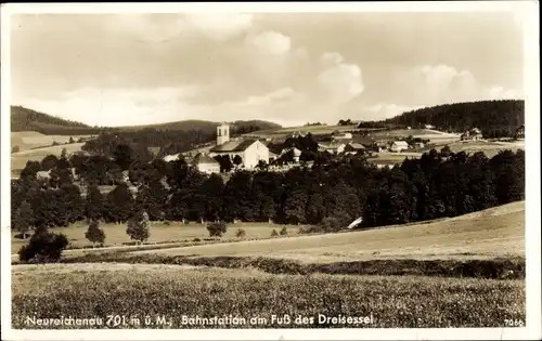 Ak Neureichenau im Bayerischen Wald, Bahnstation am Fuß des Dreisessel