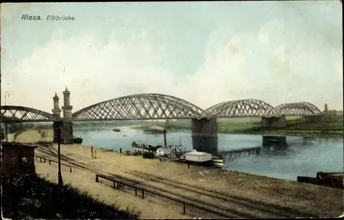 Ak Riesa an der Elbe Sachsen, Flusspartie mit Elbbrücke und Dampfer