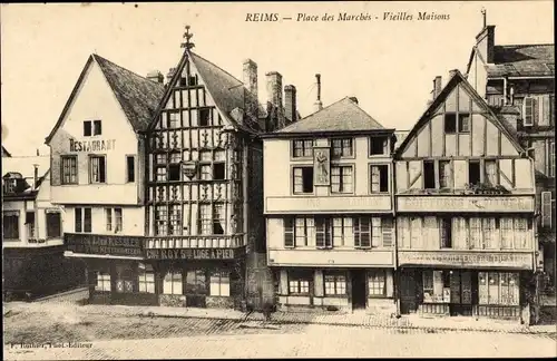 Ak Reims Marne, Place des Marches, Vieilles Maisons