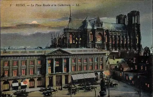 Ak Reims Marne, la Place Royale et la Cathedrale