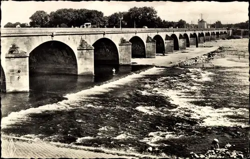 Ak Nevers Nièvre, Die Ufer der Loire