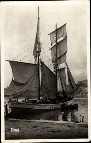 Ak Segelschiff am Hafen, Mast