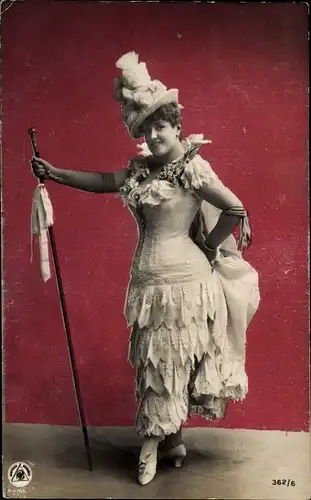 Ak Tänzerin in Kostüm, Portrait, Stock, Hut
