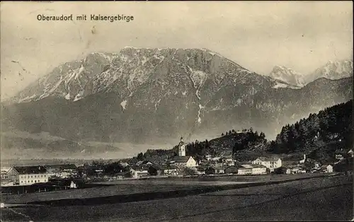 Ak Oberaudorf in Oberbayern, Kaisergebirge, Ortsansicht, Kirche