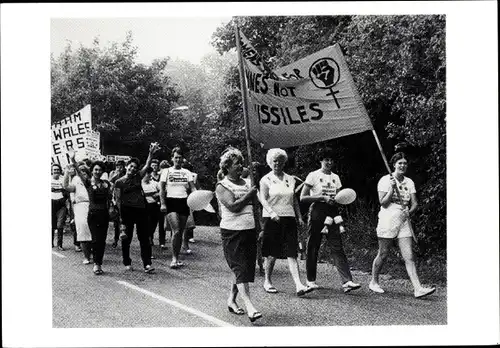 Ak-Frauen knüpfen Verbindungen, Frauenmarsch für Minen statt Raketen 1984, Mansfield, Greenham Women