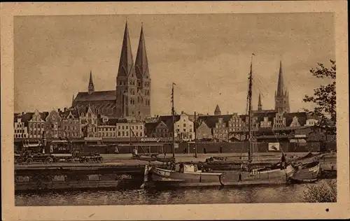 Ak Hansestadt Lübeck, Untertrave, Marienkirche, Frachter