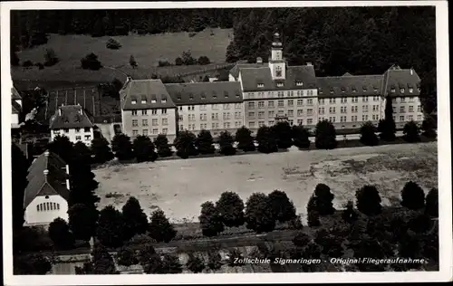 Ak Sigmaringen an der Donau Baden Württemberg, Blick auf die Zollschule, Fliegeraufnahme