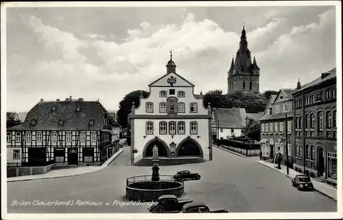 Ak Brilon im Sauerland, Rathaus und Probsteikirche