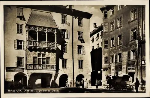 Ak Innsbruck in Tirol, Altstadt und goldenes Dachl