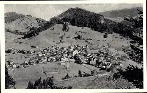 Ak Oberstaufen bayer. Allgäu, Gesamtansicht mit Staufen