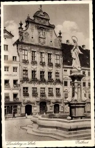 Ak Landsberg am Lech Oberbayern, Rathaus, Denkmal