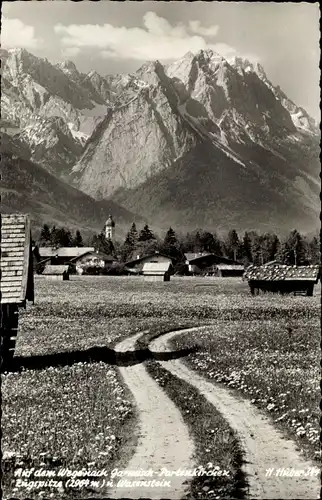 Ak Garmisch Partenkirchen in Oberbayern, Weg, Zugspitze, Waxenstein, Kirchturm