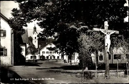 Ak Bad Kohlgrub in Oberbayern, Kreuz an der Dorflinde