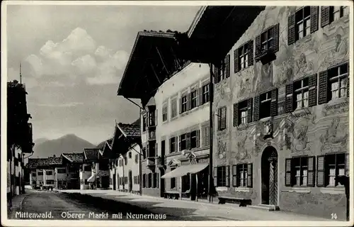 Ak Mittenwald in Oberbayern, Oberer Markt mit Neunerhaus, Fassade