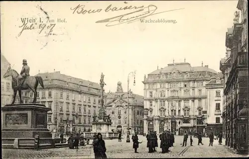Ak Wien 1 Innere Stadt, Wacheablösung am Hof