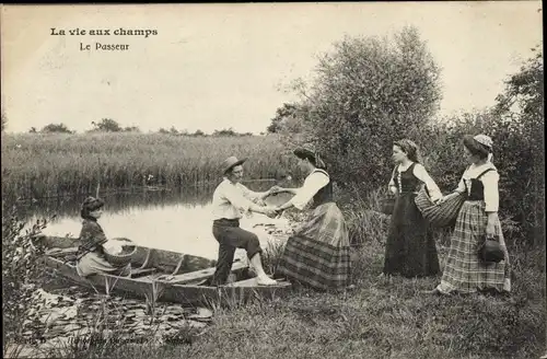 Ak Life in the Fields, Der Fährmann