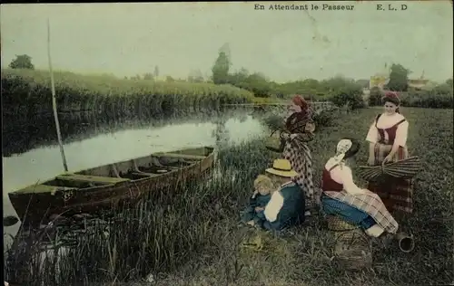Ak Französische Tracht, Menschen am Fluss, Korb, Ruderboot