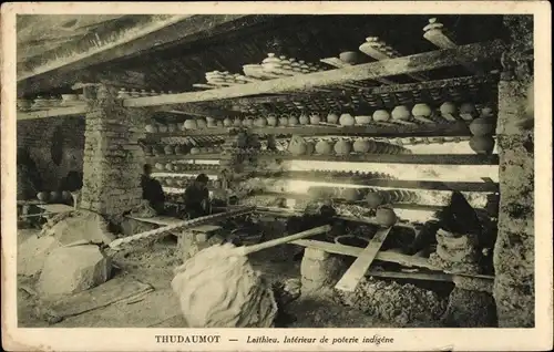 Ak Thủ Dầu Một Thudaumot Vietnam Cochinchine, Laithieu. Innenraum aus einheimischer Keramik