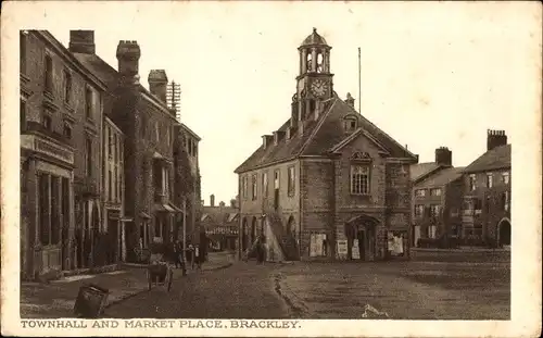 Ak Brackley Northamptonshire England, Rathaus, Marktplatz