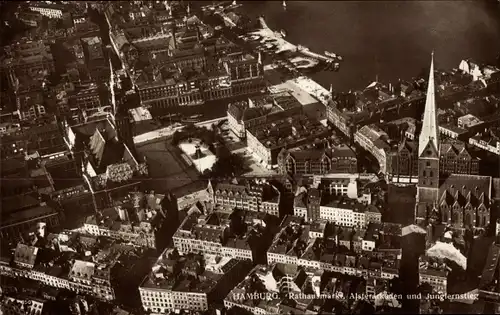 Foto Ak Hamburg, Rathausmarkt, Alsterarkaden, Jungfernstieg, Fliegeraufnahme