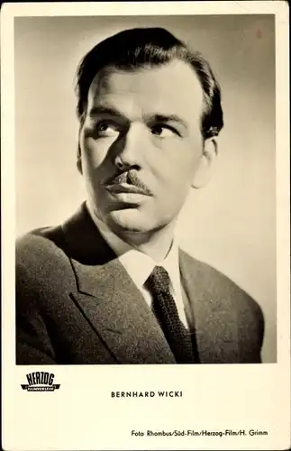 Ak Schauspieler Bernhard Wicki, Portrait aus dem Film Gefangene der Liebe, Autogramm