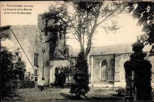 Ak Pithiviers Loiret, La Square de la Mairie, La Tour St-Georges