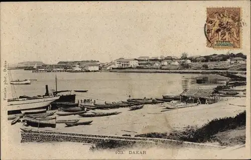 Ak Dakar Senegal, Blick auf den Hafen, Boote, Teilansicht der Stadt