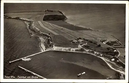 Ak Insel Oie, Inselhof mit Hafen, Fliegeraufnahme