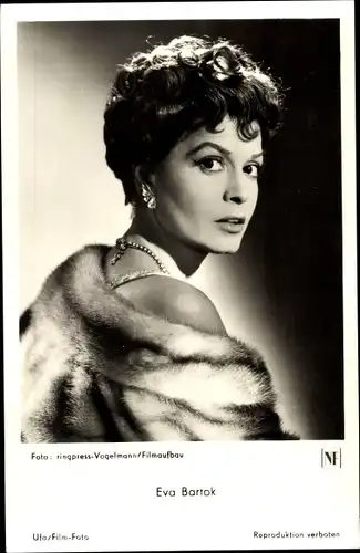 Ak Schauspielerin Eva Bartok, Portrait