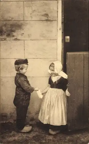 Ak Zeeland, Kinder in Tracht